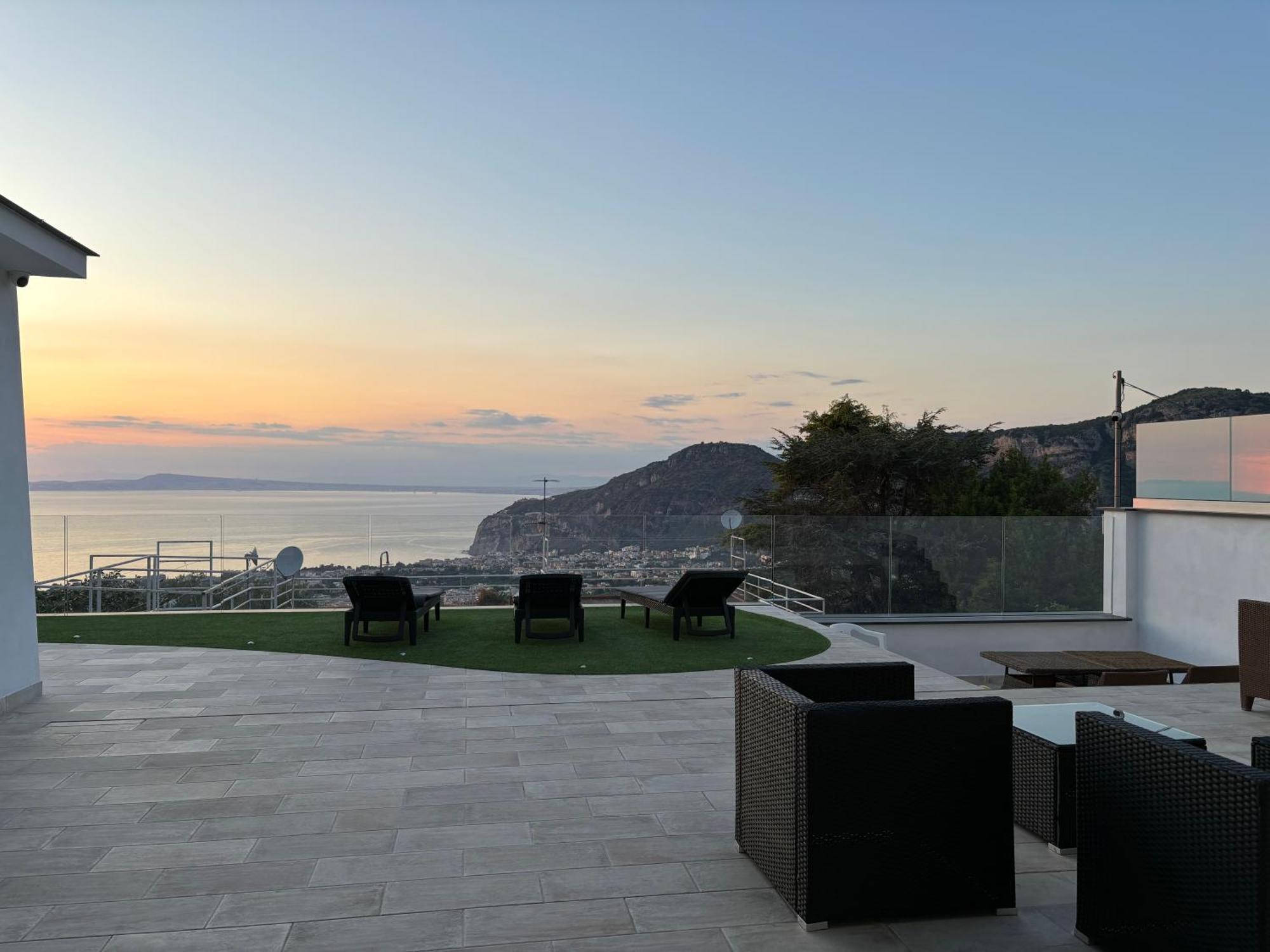En Suite Bedroom Blue Moon Πιάνο ντι Σορέντο Εξωτερικό φωτογραφία